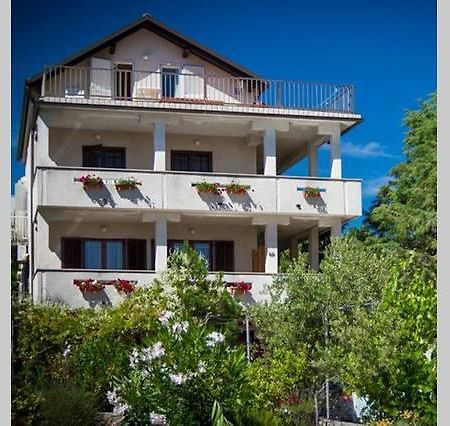Apartments Loncar Krk Town Exterior foto
