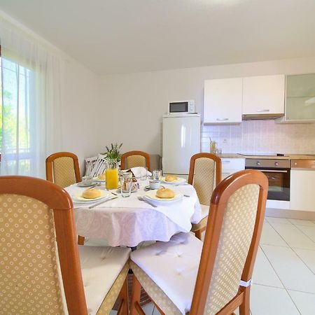 Apartments Loncar Krk Town Exterior foto